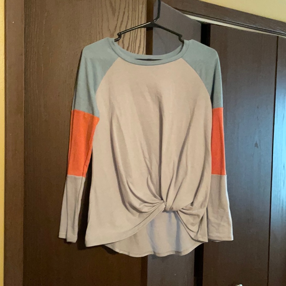 Women’s light weight sweater